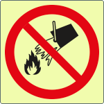 EL1306KP - cartello PVC rigido lumines.DIN divieto spegnere con acqua EN ISO 7010