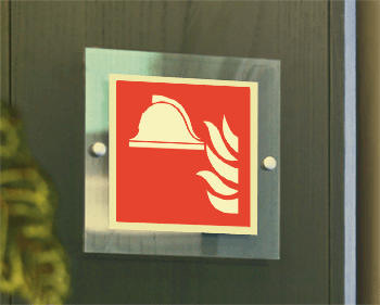 SEPSE15111W - targa Plexi monofacciale  Presidio Antincendio EN ISO 7010 F004