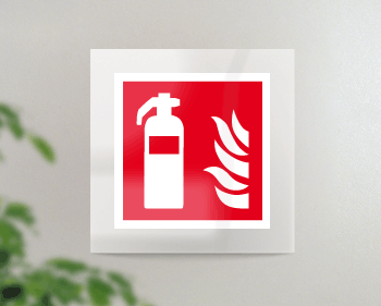 [SEPE15107FW] SEPE15107FW - targa Plexi monofacciale Estintore fiss.inv.EN ISO 7010 F001