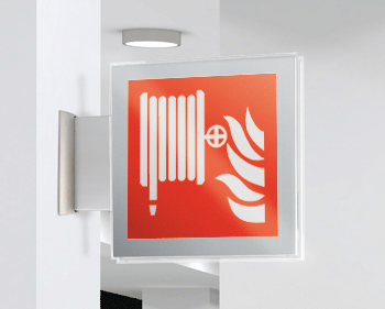 [SEPE15115BW] SEPE15115BW - targa Plexi bifacciale Lancia antincendio EN ISO 7010 F002